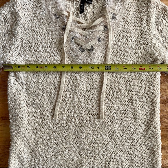 V Neck Tie Front Soft Tunic Sweater with Eyelash Trim by Ethyl Sz S - Picture 7 of 11